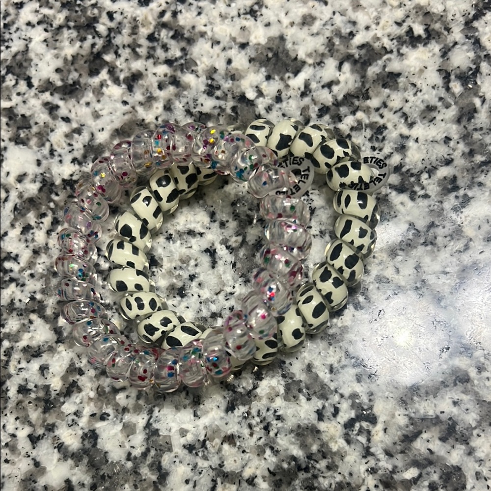 Teleties set of 2 Hair Ties 🤍🖤